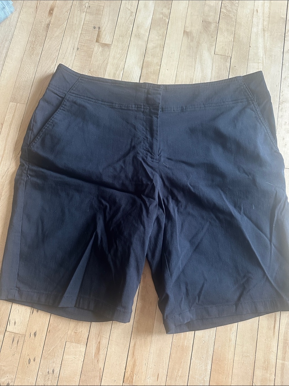 Izod Black Women's Golf Shorts with Front Pockets